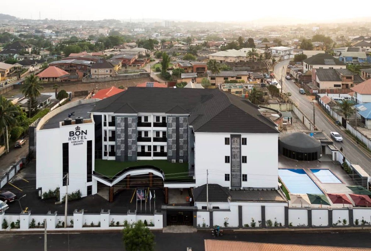 Bon Hotel Kabuwol exterior